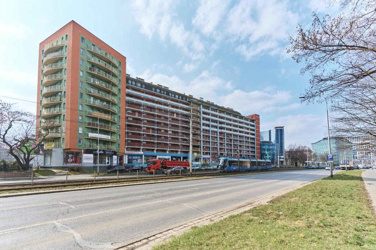 Apartments Wroclaw Legnicka By Noclegi Renters Bagian luar foto