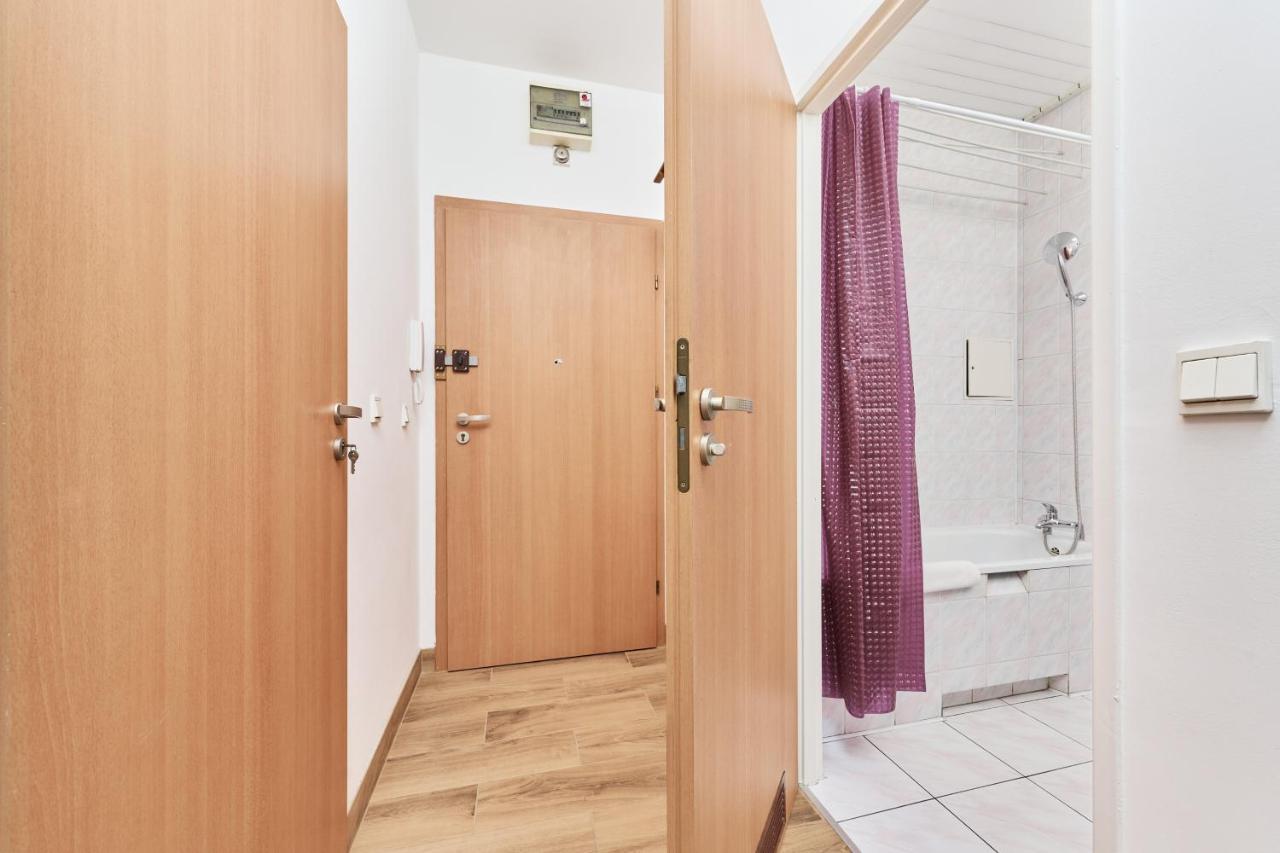 Apartments Wroclaw Legnicka By Noclegi Renters Bagian luar foto
