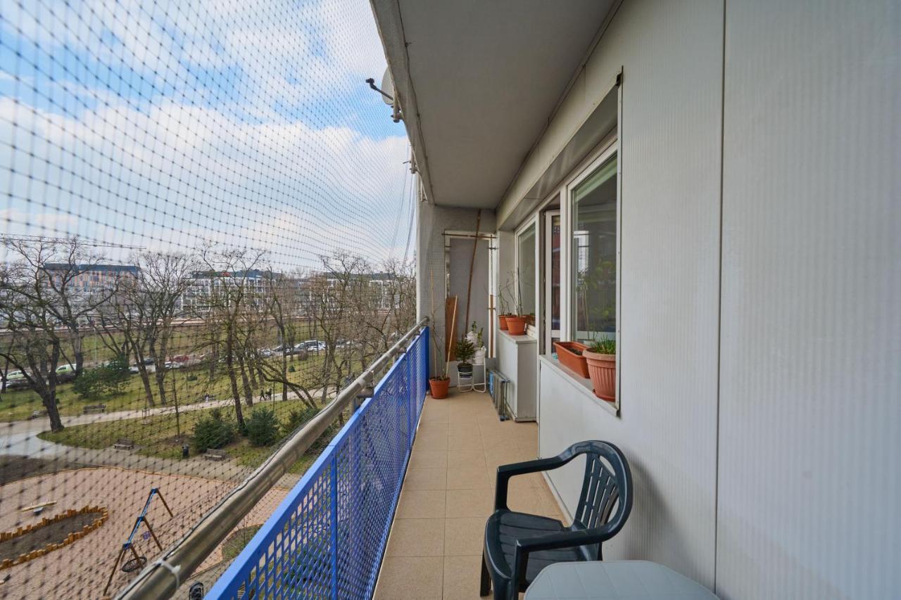Apartments Wroclaw Legnicka By Noclegi Renters Bagian luar foto