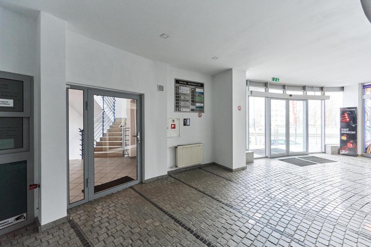 Apartments Wroclaw Legnicka By Noclegi Renters Bagian luar foto