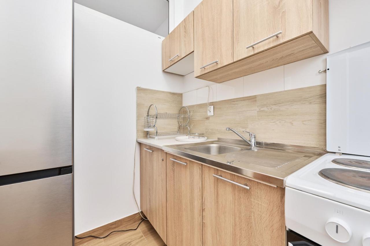 Apartments Wroclaw Legnicka By Noclegi Renters Bagian luar foto