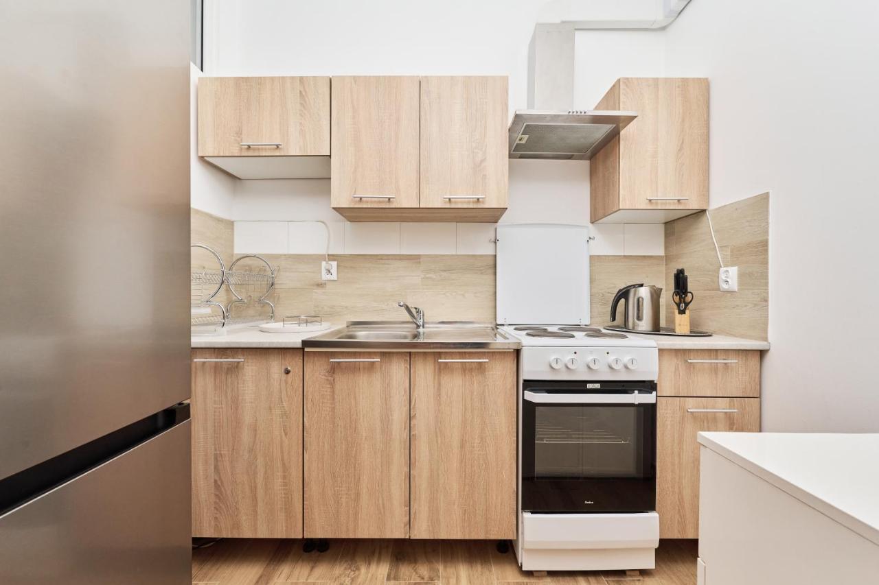 Apartments Wroclaw Legnicka By Noclegi Renters Bagian luar foto